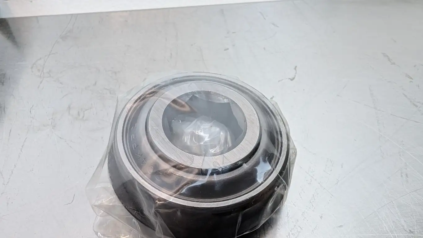 Peer 204KRR2-NR Deep Groove Ball Bearing 0.6875" ID 47mm OD 0.8250" Wide w/ Snap Ring - Image 3