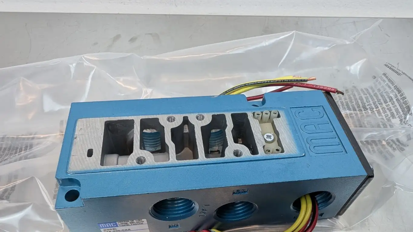 MAC 93A-000-CAA Sub-Base Manifold 1/2" NPTF - Image 3