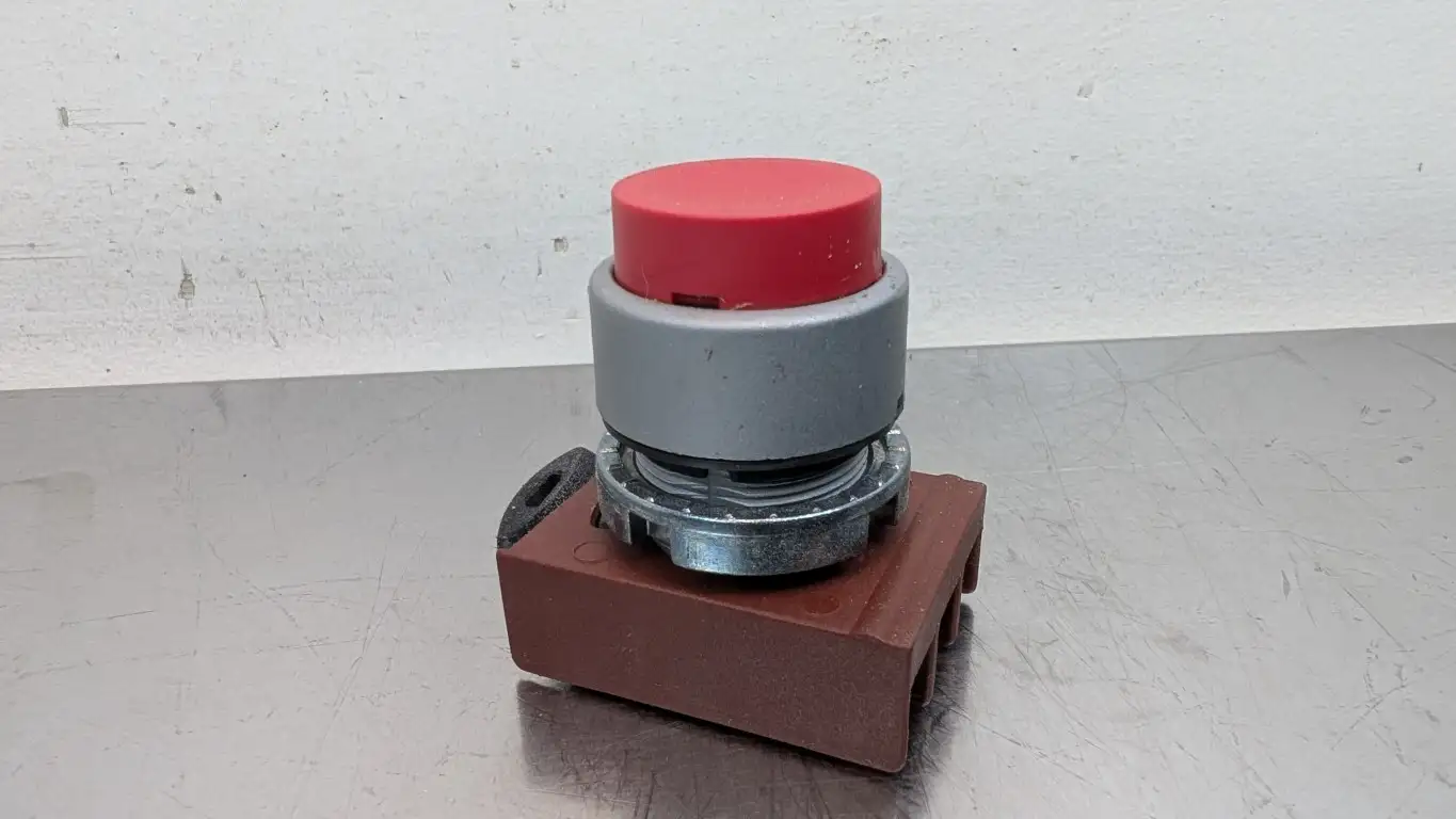 GE P9MPNRS Momentary Standard Pushbutton Satin Chrome 22mm Red - Image 2