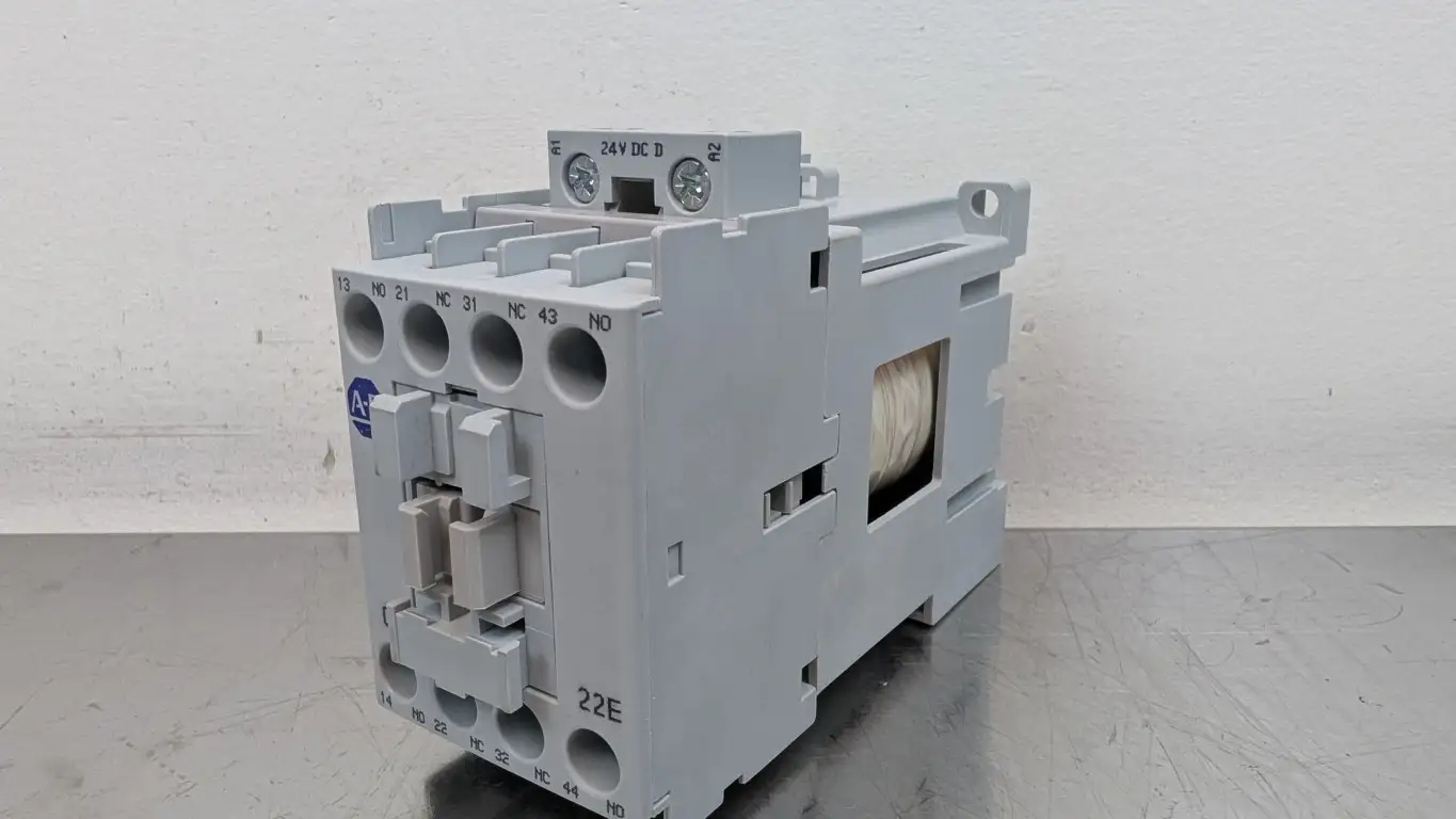 Allen-Bradley 700-CF220DJ