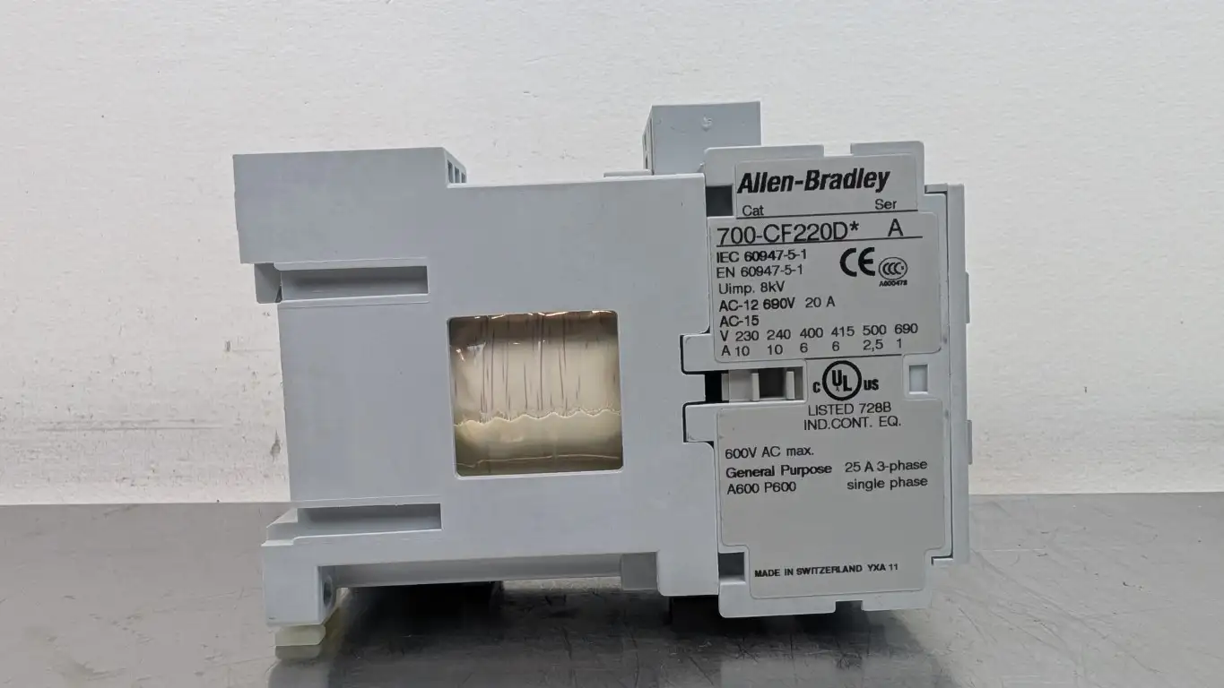 Allen-Bradley 700-CF220DJ