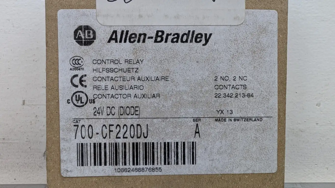 Allen-Bradley 700-CF220DJ