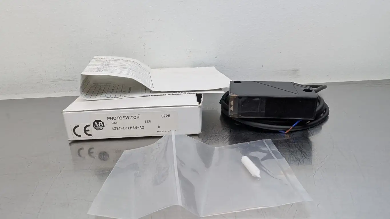 Allen-Bradley 42BT-B1LBSN-A2 Photoelectric Sensor Ser A 0.2-2m 12-24VDC 100mA