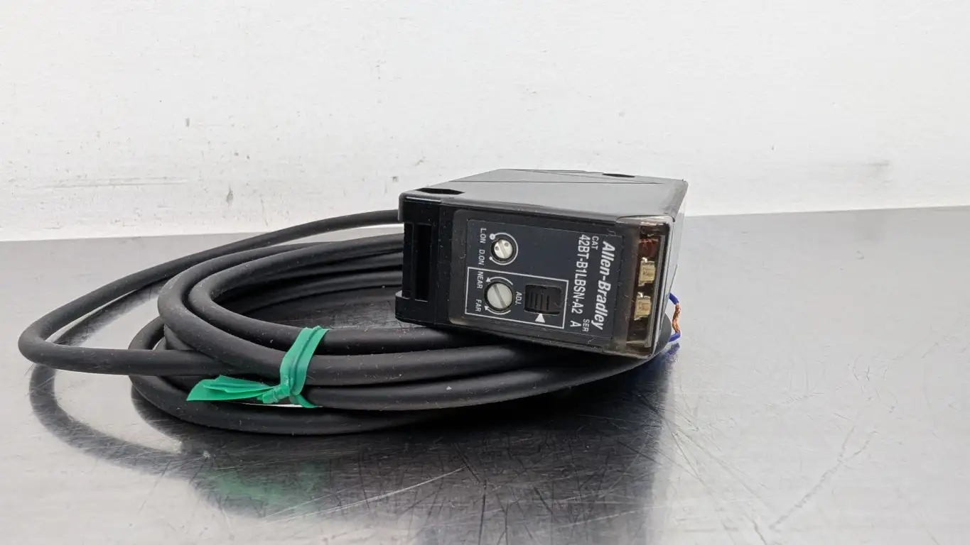 Allen-Bradley 42BT-B1LBSN-A2 Photoelectric Sensor Ser A 0.2-2m 12-24VDC 100mA - Image 2