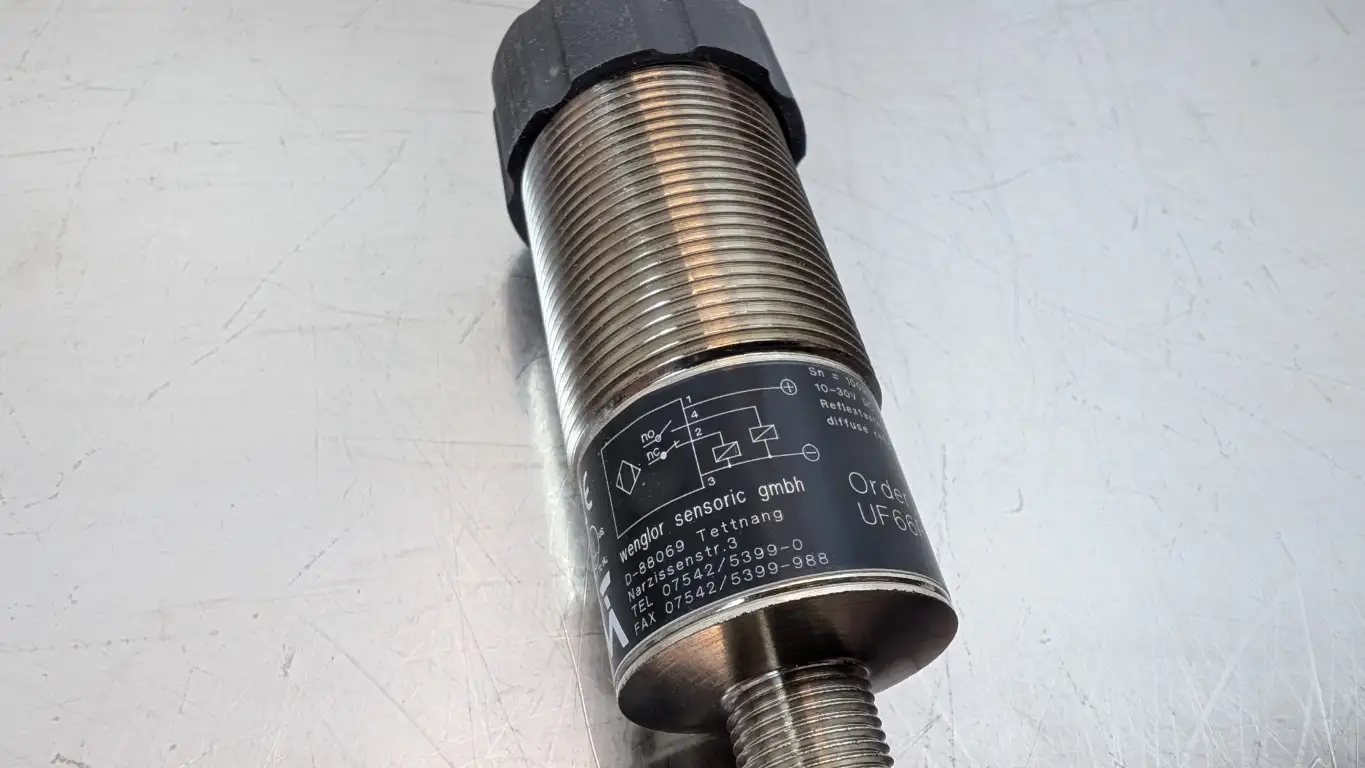 Wenglor UF66PA3 Reflective Sensor 1000mm 10-30VDC 200mA - Image 4