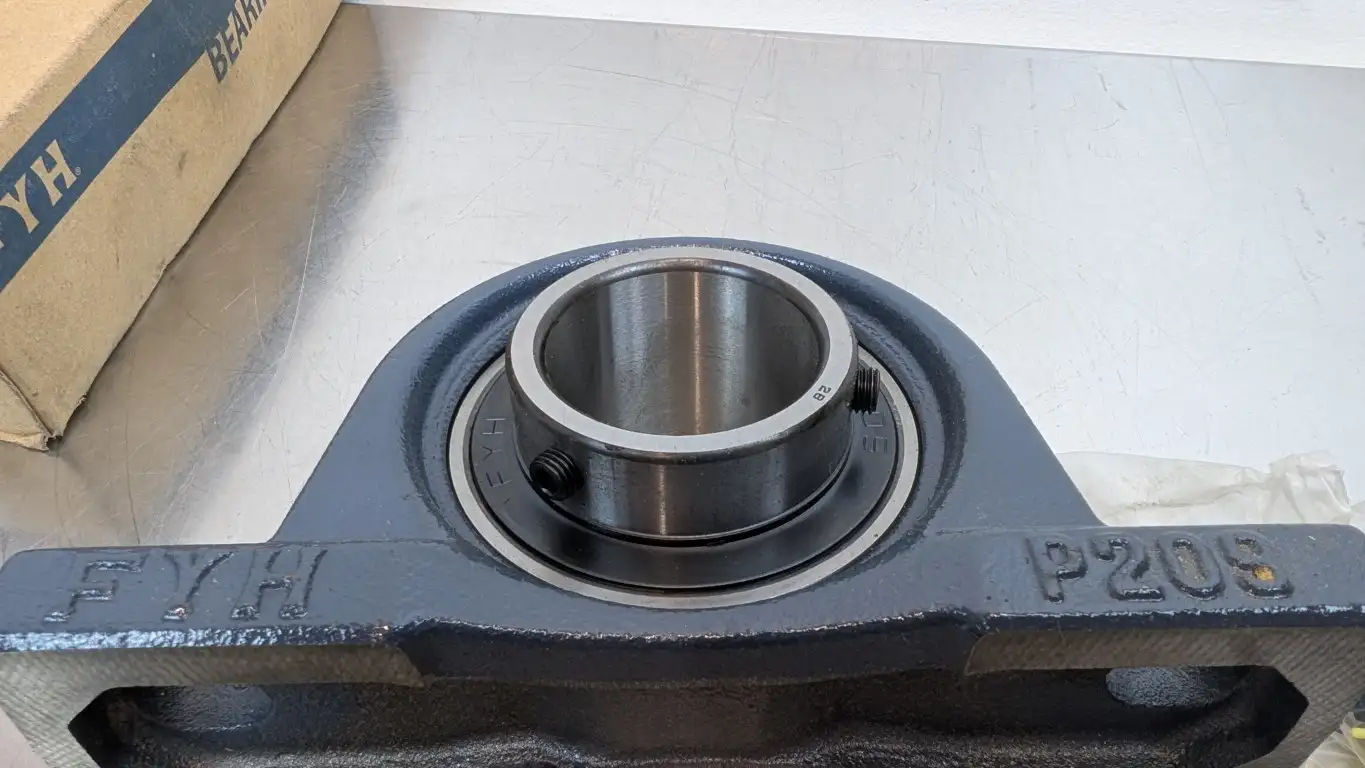 FYH UCP209-28J Pillow Block Bearing 1-3/4" ID NIPPON Made in Japan - Image 4