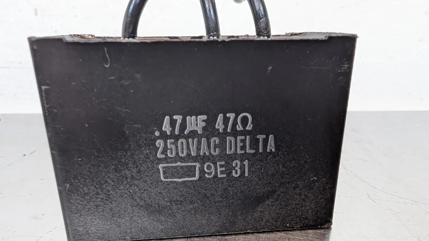 9E 31 Capacitor .47 µf 47Ω .47uf 250VAC DELTA 3-Wire - Image 3
