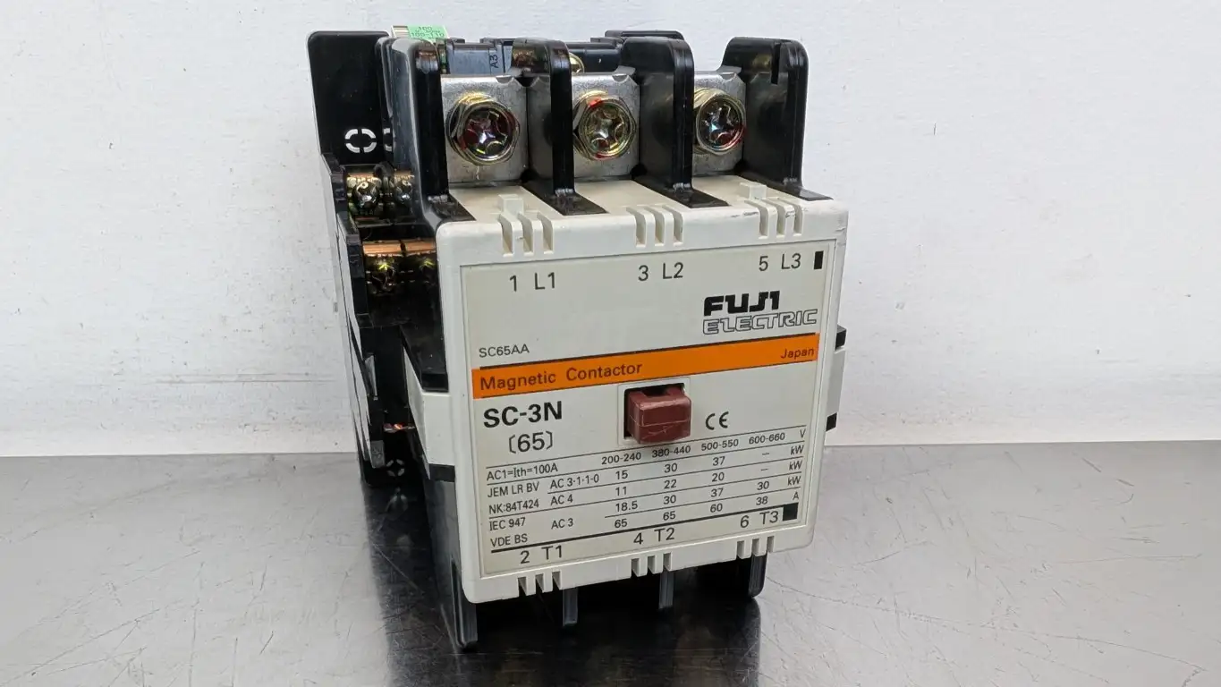 Fuji SC-3N Magnetic Contactor 100-110VAC Coil 100A 220-240/440-480/550-600VAC