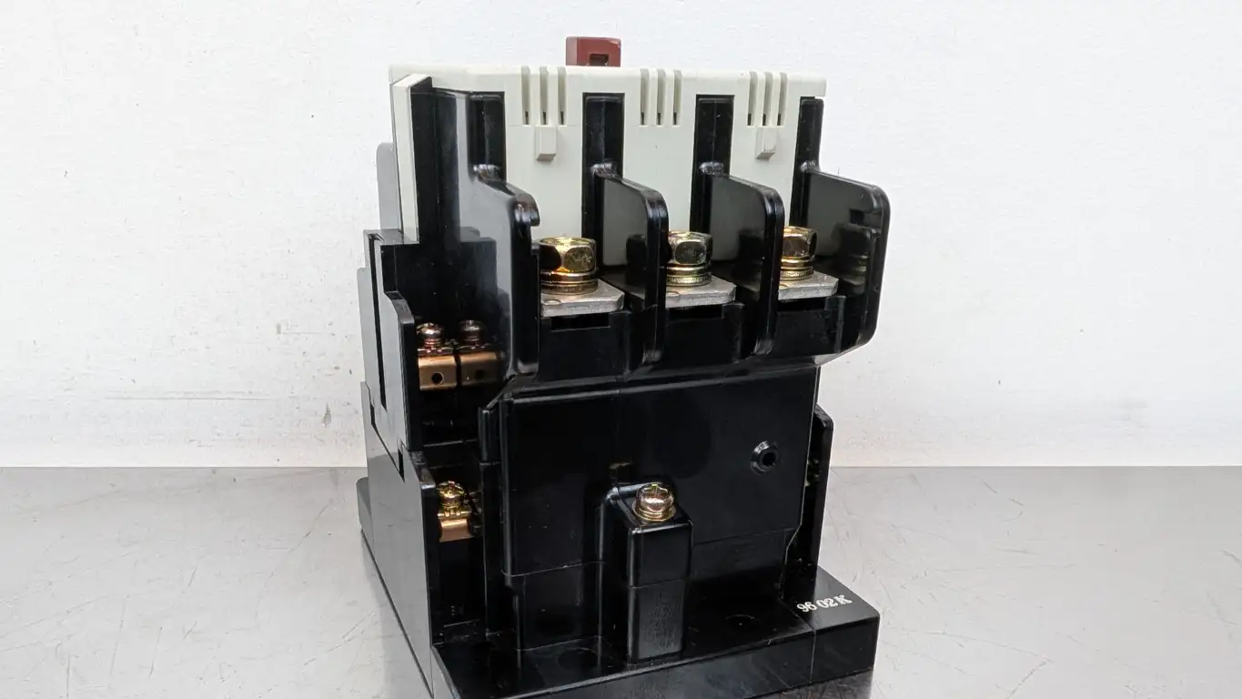 Fuji SC-3N Magnetic Contactor 100-110VAC Coil 100A 220-240/440-480/550-600VAC - Image 2