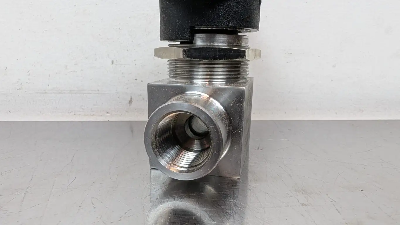 Parker 8F-MB8LPFA-SSP Stainless Steel Ball Valve 1/2" Female 2500 PSIG - Image 3