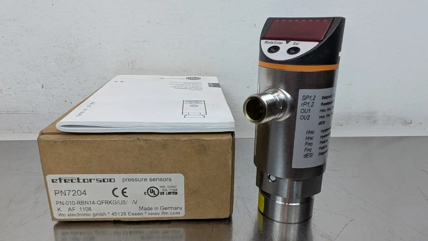 IFM Efector PN7204 Pressure Sensor with Display PN-010-RBN14-QFRKG/US/ /V -14.5-145 PSI