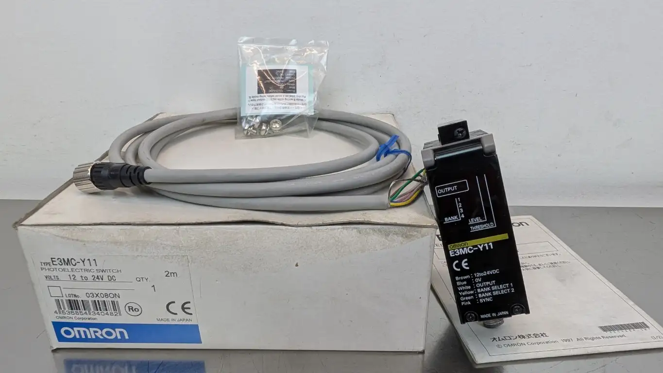 Omron E3MC-Y11 Photoelectric Switch 2m 12-24VDC