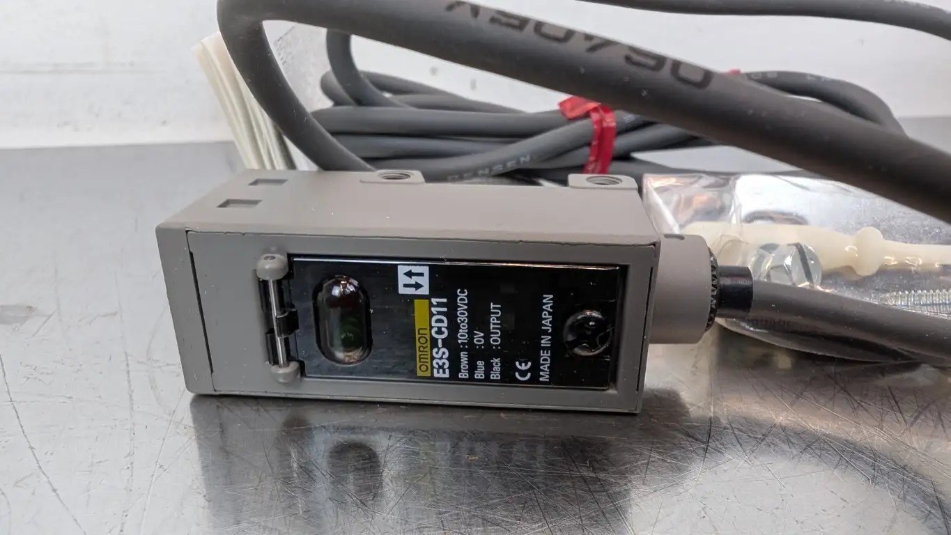 Omron E3S-CD11 Photoeletric Switch 2m 10-30VDC - Image 3