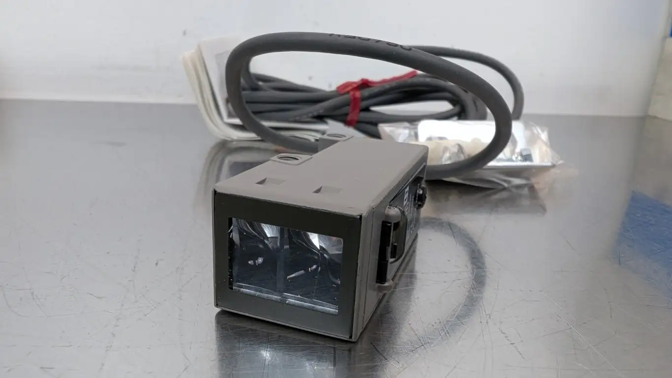 Omron E3S-CD11 Photoeletric Switch 2m 10-30VDC - Image 4