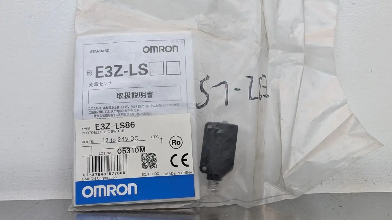 Omron E3Z-LS86 Photoelectric Switch 20-200mm 12-24VDC 30mA