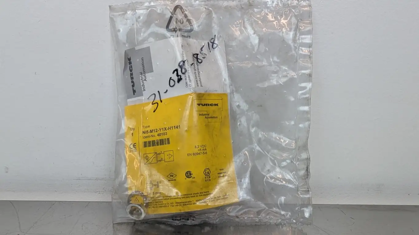 Turck Ni5-M12-Y1X-H1141 Proximity Sensor 40103 5mm 8.2VDC 5mA