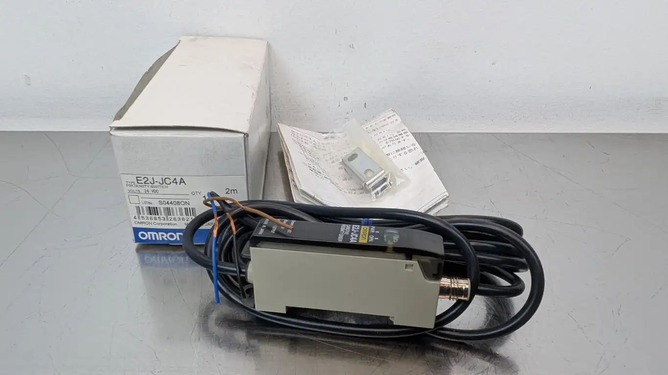Omron E2J-JC4A Proximity Switch 2m 24VDC