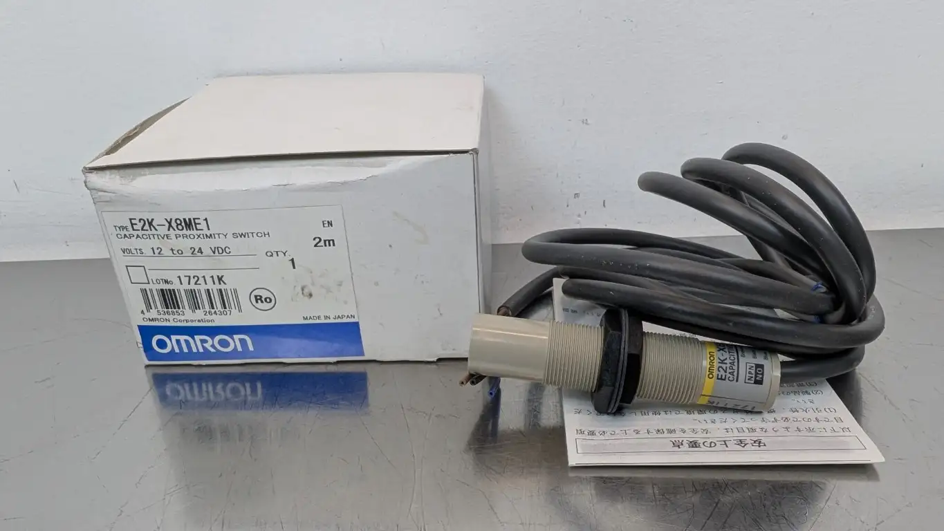 Omron E2K-X8ME1 Capacitive Proximity Sensor 2m 12-24VDC