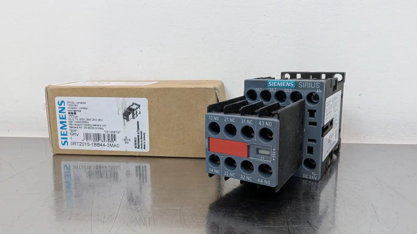 Siemens 3RT2015-1BB44-3MA0 Contactor 2NO 2NC 24VDC Coil 400V 7A