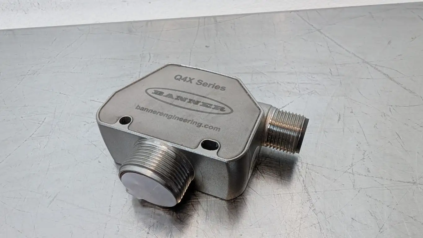 Banner Q4XTKLAF300-Q8