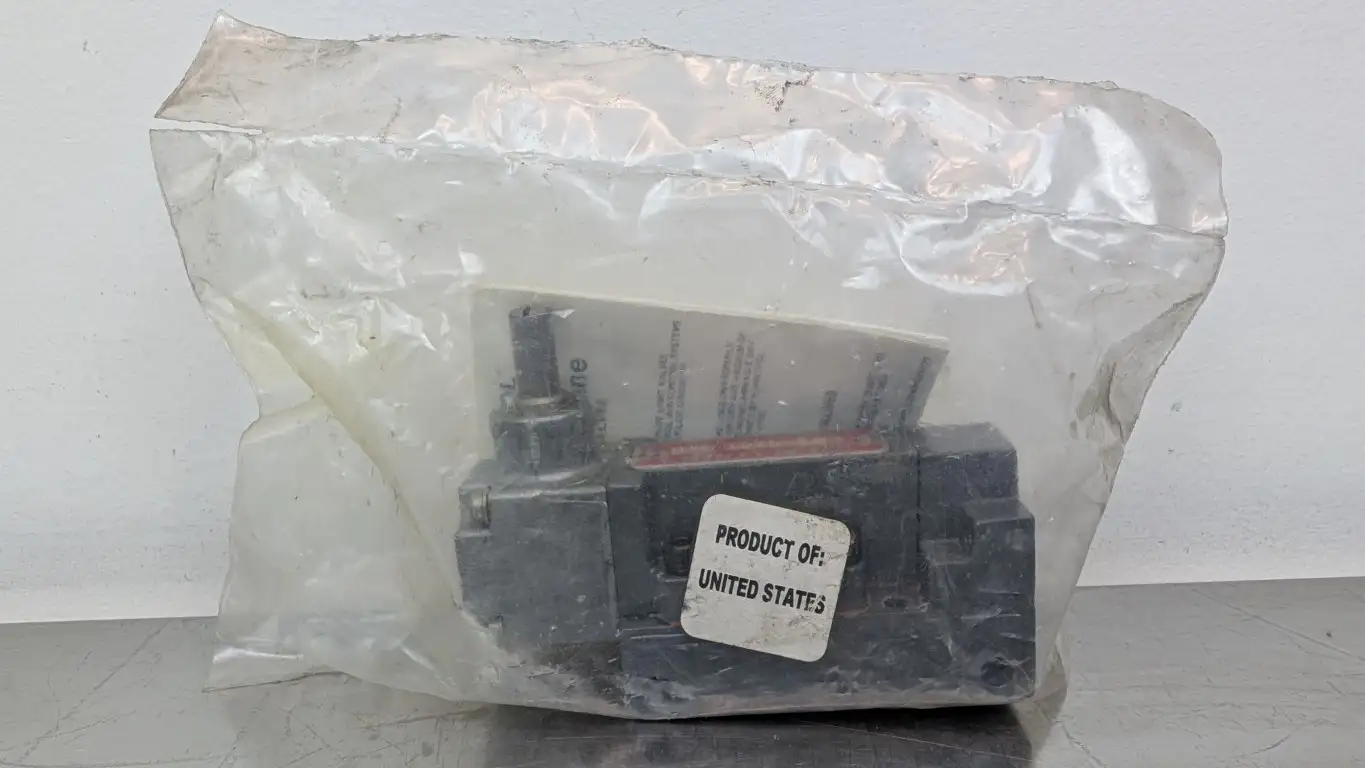 Numatrol LR3-0201 Pneumatic Limit Valve 1/8″ NPTF 150 PSI 3-Way