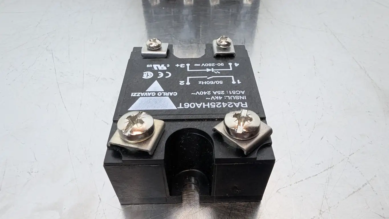 Carlo Gavazzi RA2425HA06T