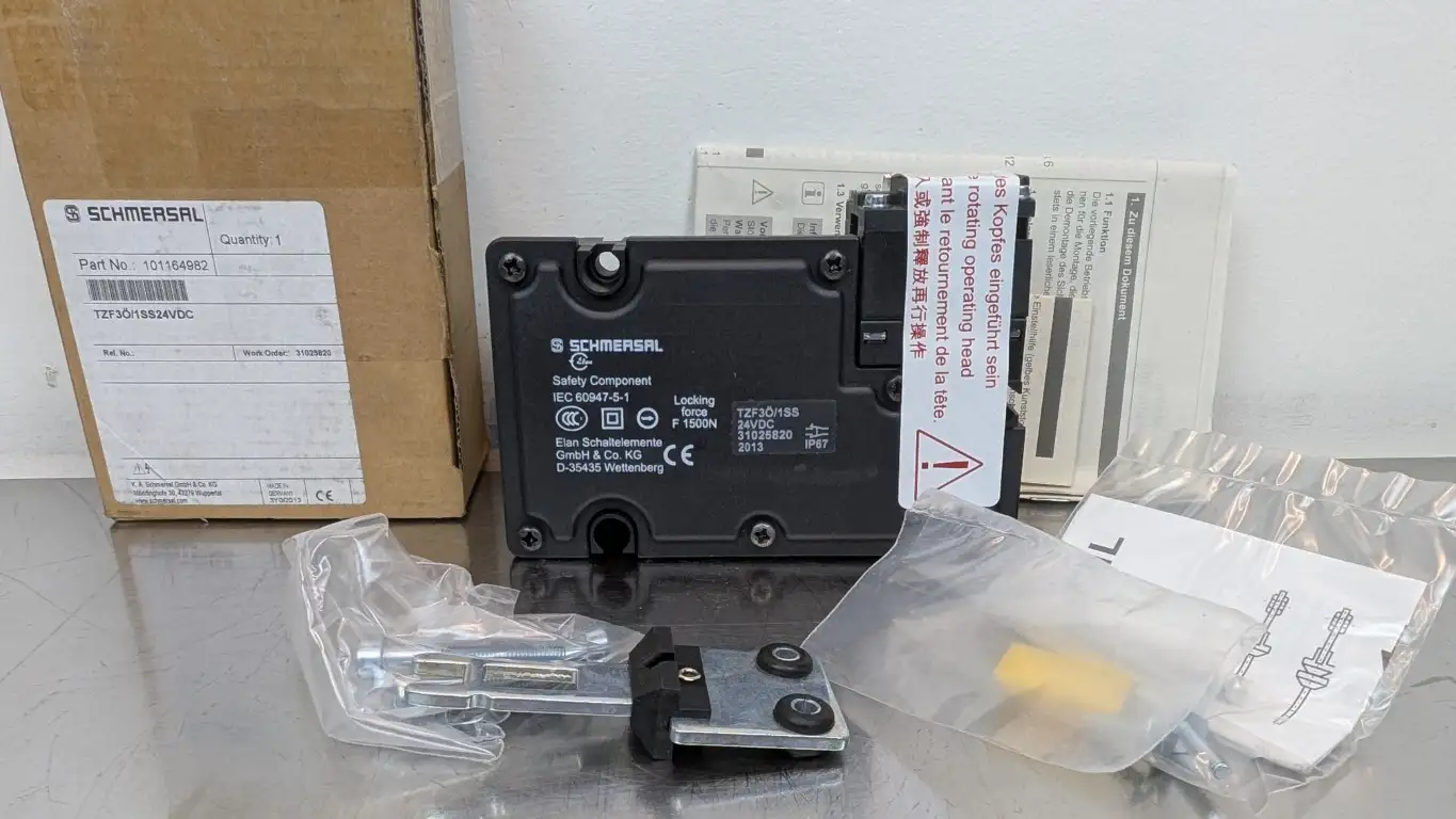 Schmersal TZF3O/1SS24VDC Safety Interlock Switch 101164972 24VDC