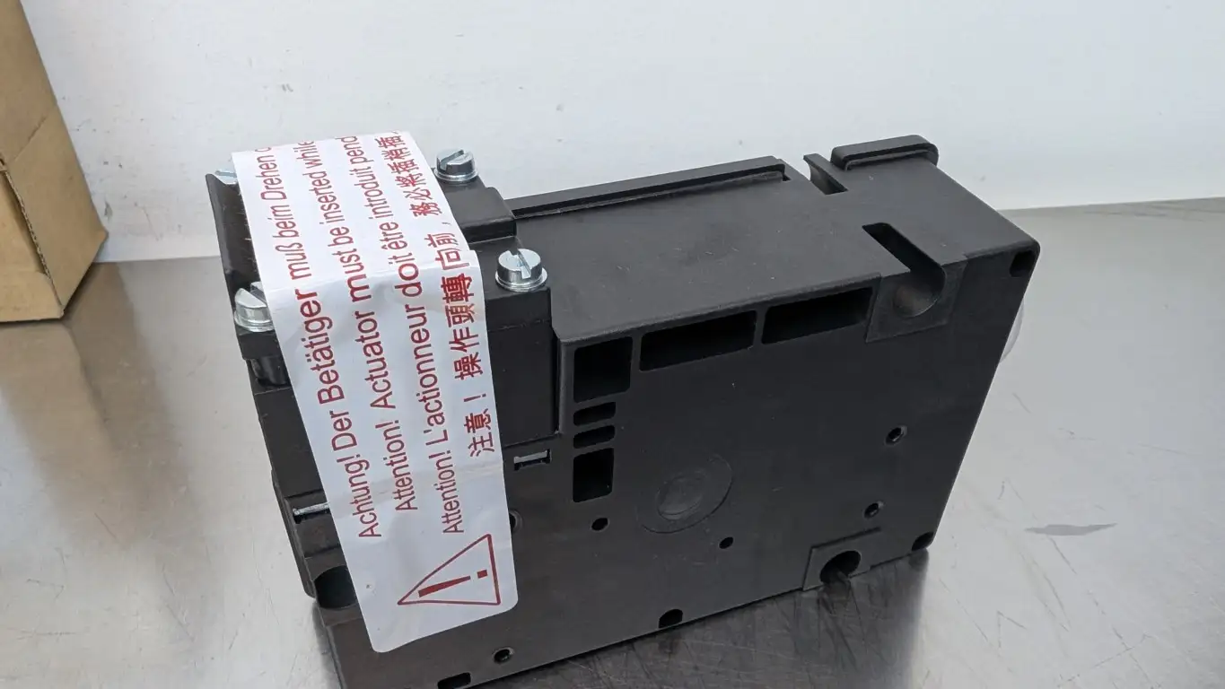 Schmersal TZF3O/1SS24VDC Safety Interlock Switch 101164972 24VDC - Image 4