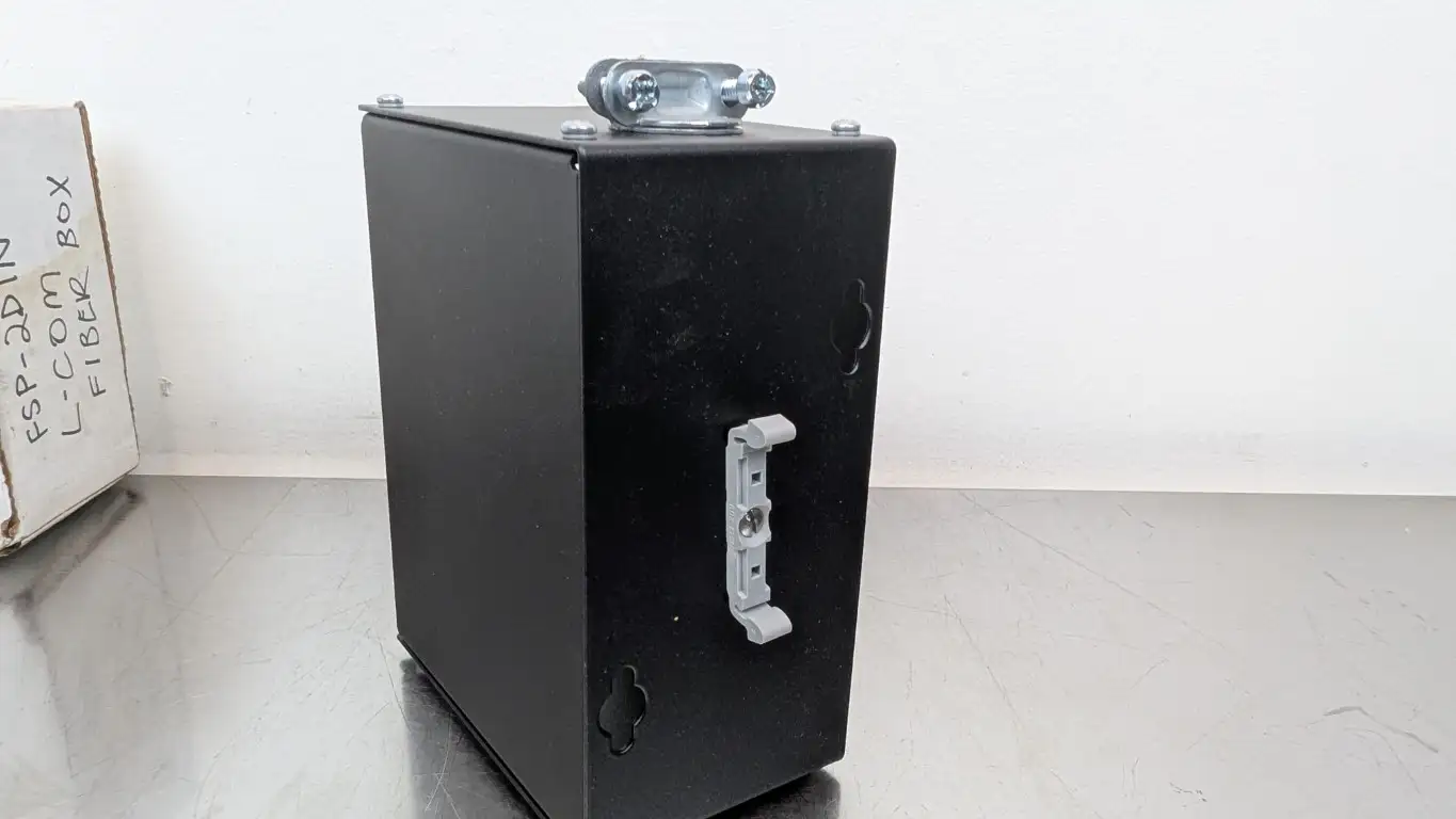 L-Com FSP-2DIN Sub-Panel Termination Enclosure 2 FSP 35mm DIN Rail/Wall - Image 3