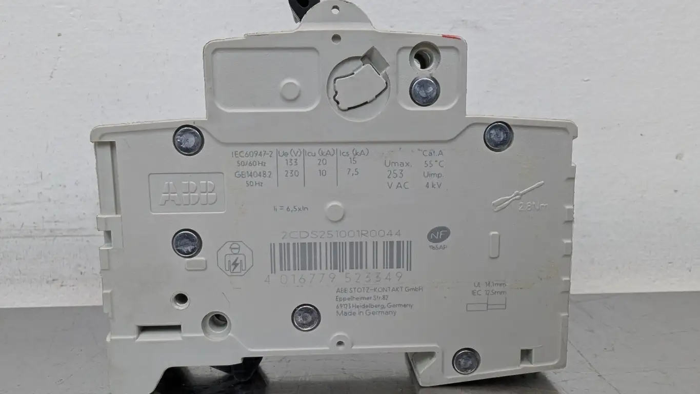 ABB S201-C4 Miniature Circuit Breaker 2CDS251001R0044 230/400VAC 4A - Image 5