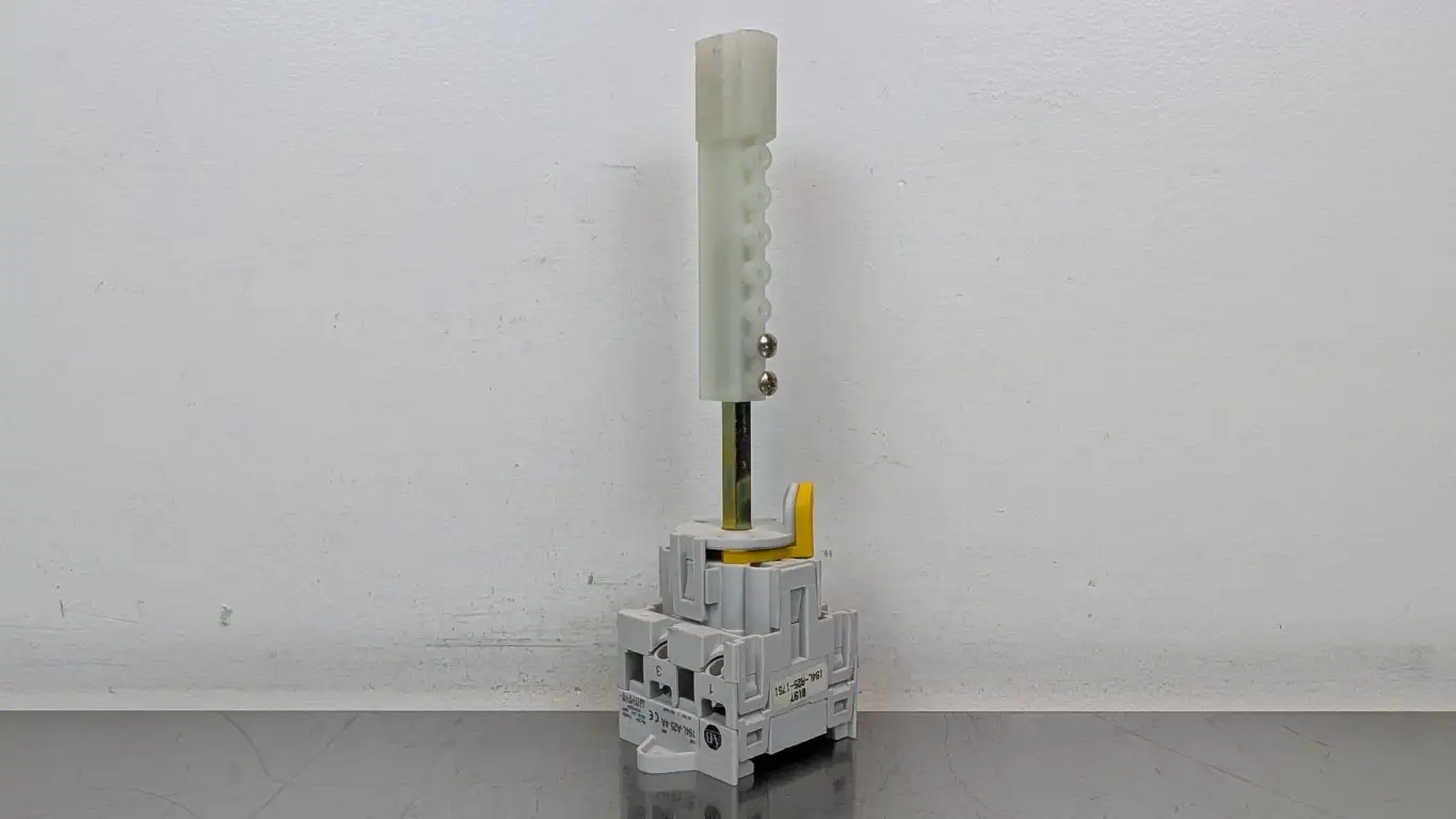 Allen-Bradley 194L-A25-1751 Disconnect Switch 194L-A25-*A Ser A 690VAC 25A