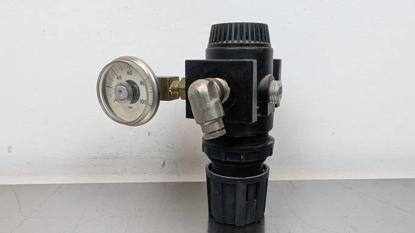 Master Pneumatic R60-2 Air Pressure Regulator 1/4″ 0-100 PSI
