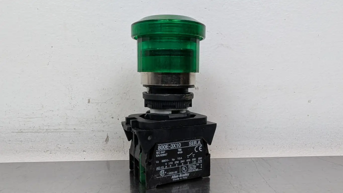 Allen-Bradley 800E-3X10 GREEN Illuminated Pushbutton Ser A