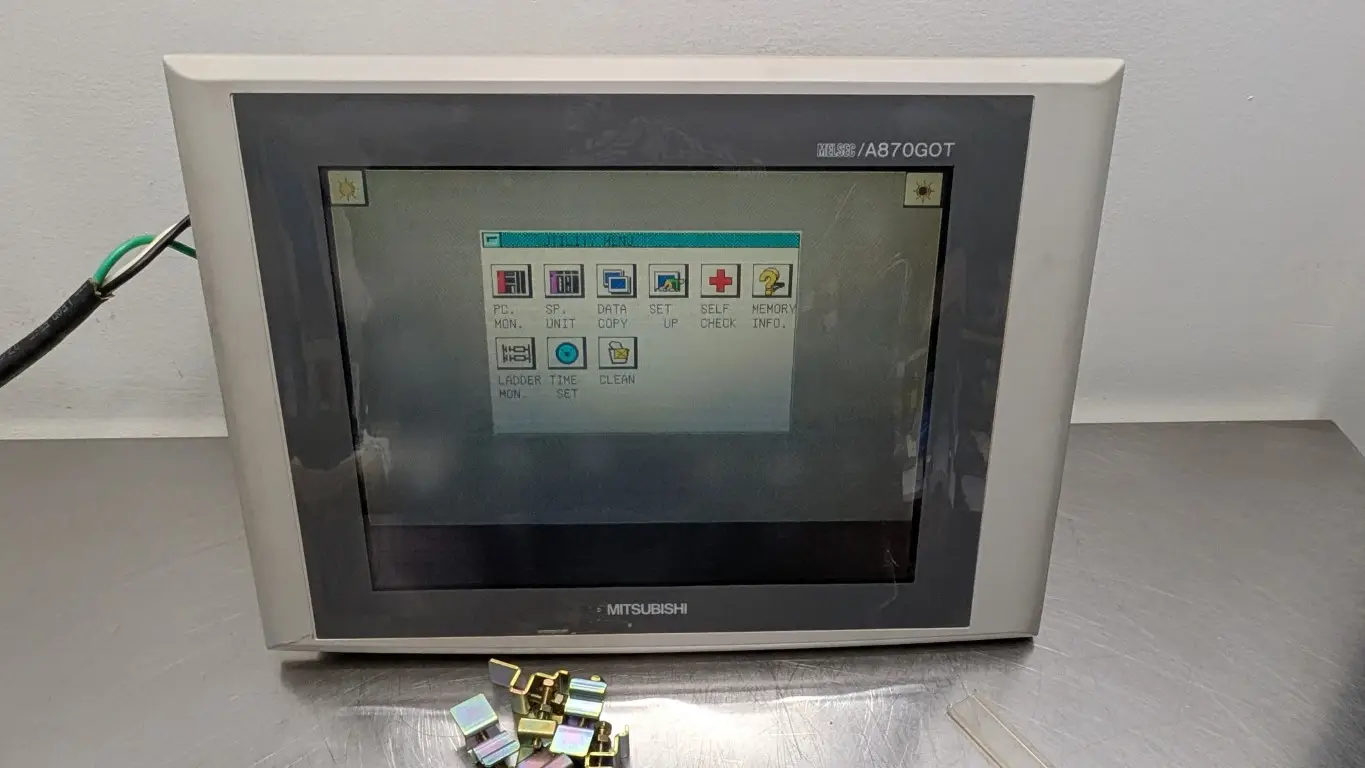 Mitsubishi A8GT-70GOT-SW Graphic Operation Terminal A8GT-MCA3MFDW A7GT-BUS A8GT-PWST 100/200VAC