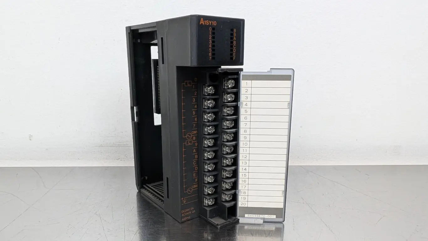 Mitsubishi A1SY10 Output Module 24VDC 240VAC 2A - Image 2