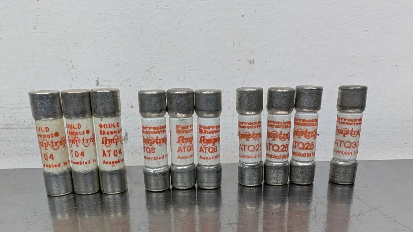 Mixed 10 Pack Ferraz Shawmut ATQ30 Time Delay Fuse ATQ25 ATQ8 ATQ4 Amp Trap
