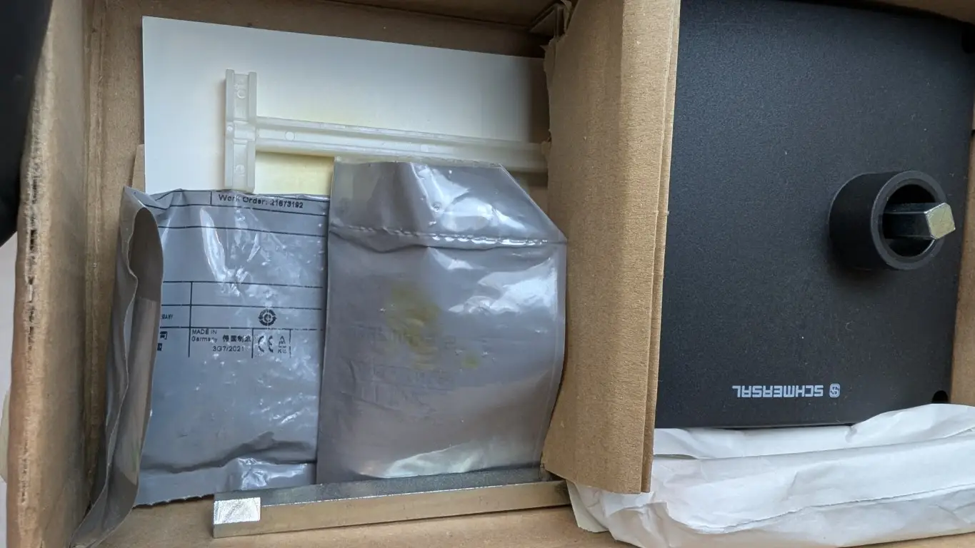 Schmersal 103013497 Safety Switch Actuator AZ/AZM201-B30-RTAG1P1 Handle/Emergency Handle - Image 7