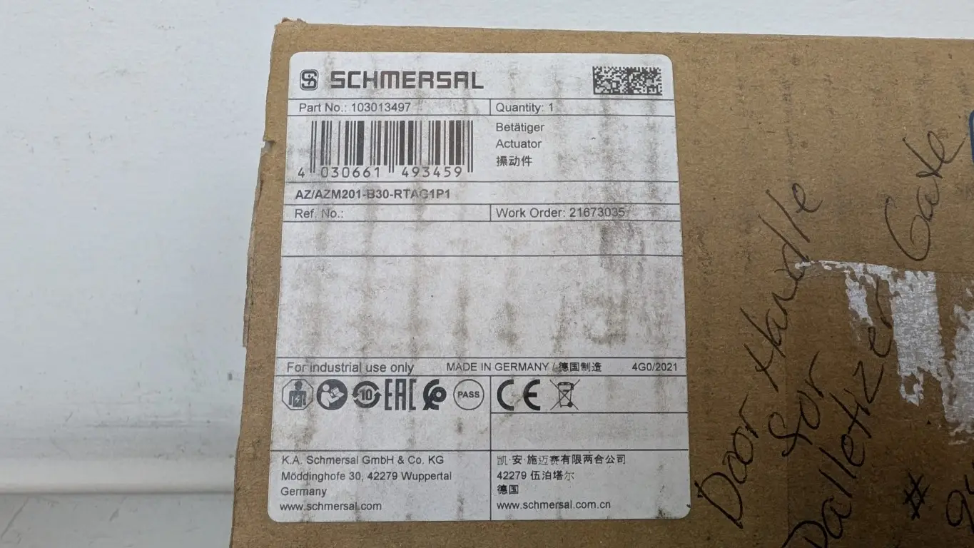 Schmersal 103013497 Safety Switch Actuator AZ/AZM201-B30-RTAG1P1 Handle/Emergency Handle - Image 8