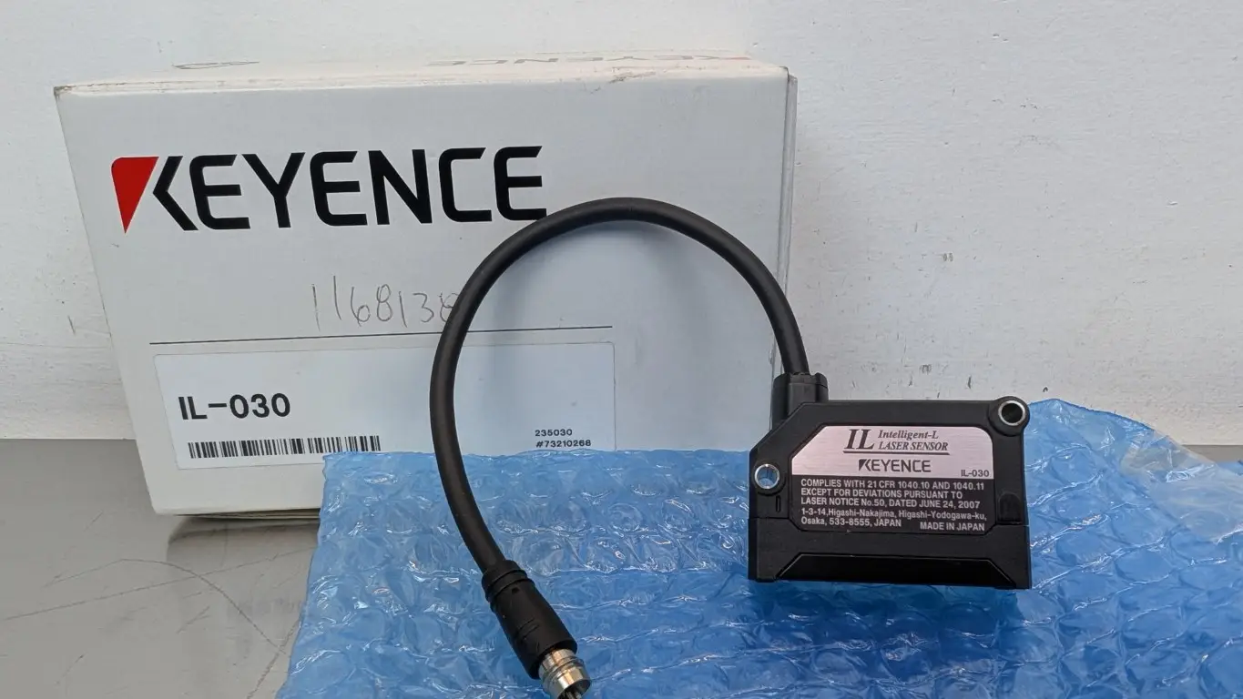 Keyence IL-030 Sensor Head 20-45mm