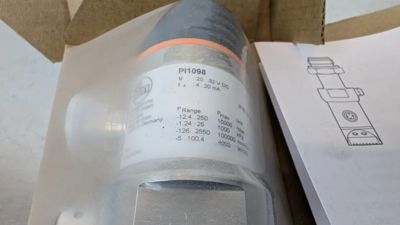 IFM Efector PI1098 Flush Pressure Sensor with Display PI-,25BRES30-E-ZVG/US/ /P 20-32VDC -0.0124-0.25 bar - Image 4