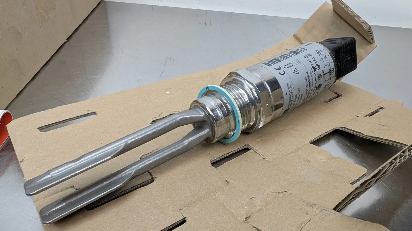 Endress+Hauser LIQUIPHANT T Level Switch FTL260-1020 10-55VDC - Image 2