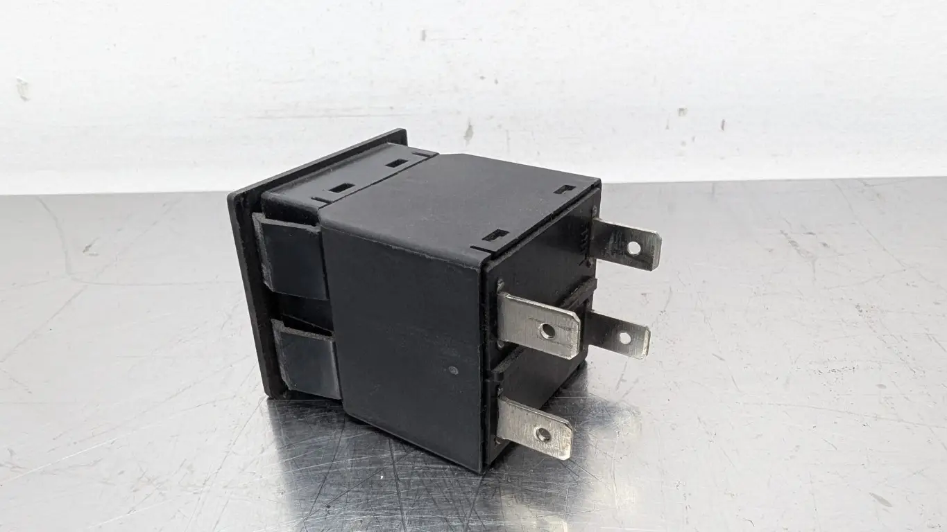 Nikko IBR-2G Supplementary Protector Switch 240VAC 20A - Image 2