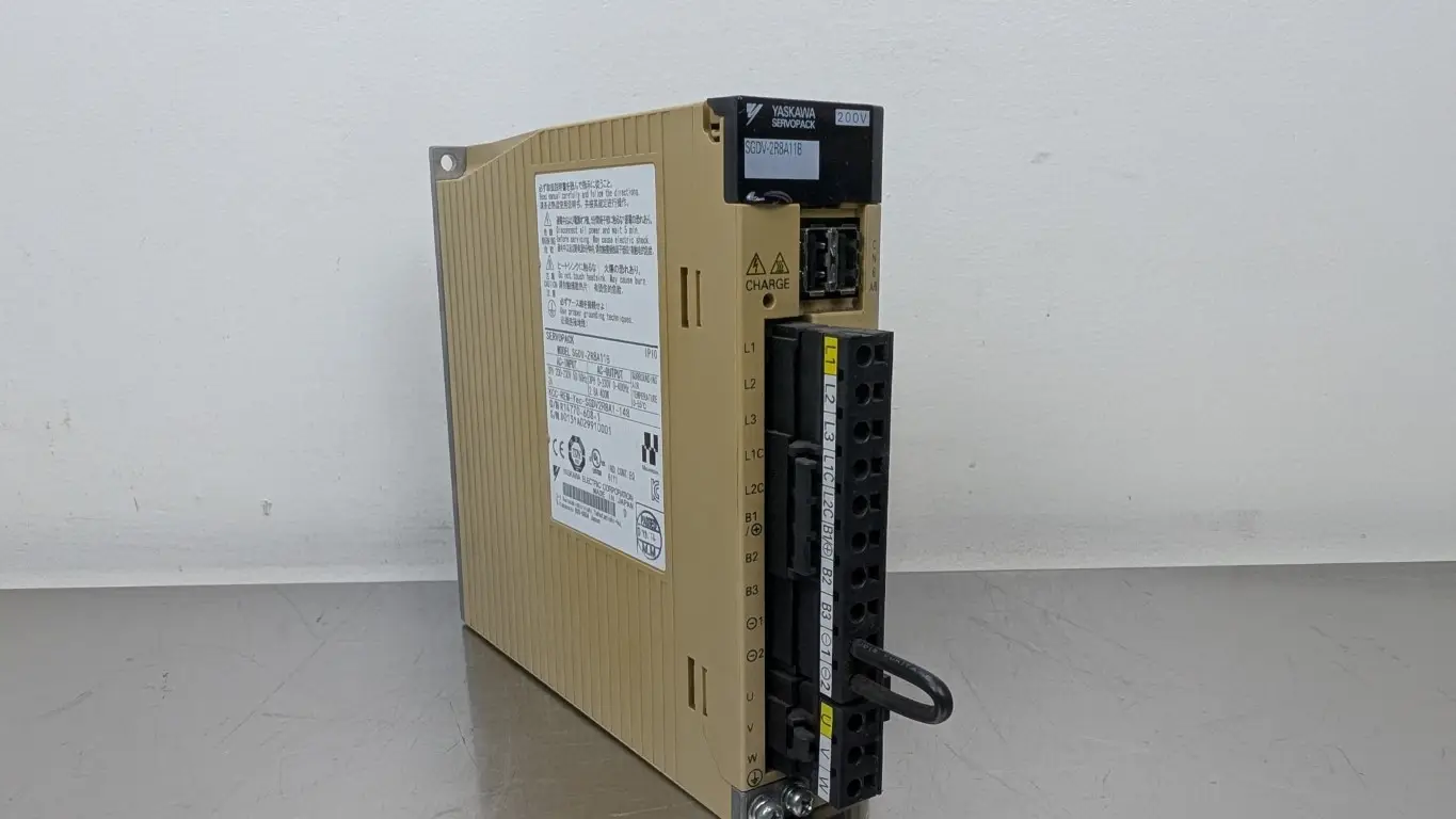 Yaskawa SGDV-2R8A11B AC Servo Drive 200-230VAC 2A to 0-230VAC 2.8A 400W 0-400Hz - Image 2