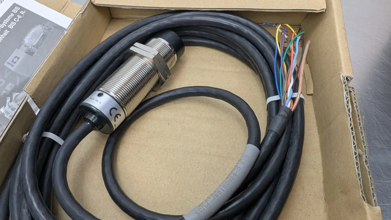 Balluff BIS00H6 RFID Reader BIS C-60R00108P-PU05 11-Pin 5m Cable - Image 2