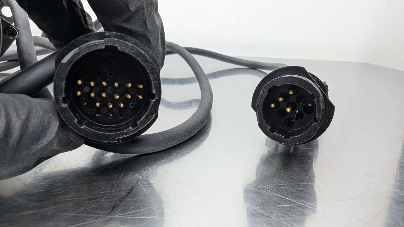 Allen-Bradley TLY-A230T-HK62AA Servo Motor 230VAC 5.5A 0.45kW 6000 RPM - Image 6