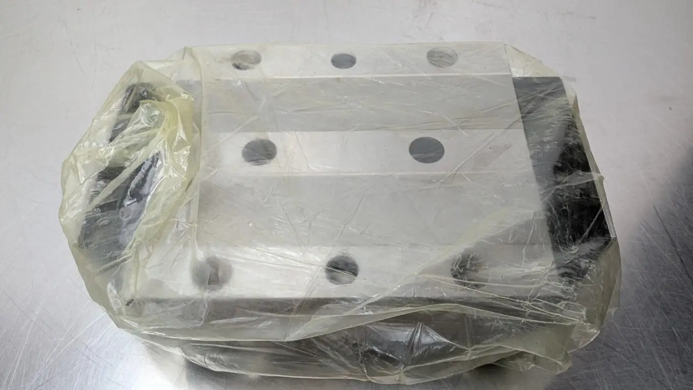 Rexroth R185342310 Roller Runner Block Bearing RWA-045-FLS-C2-H-2 - Image 3