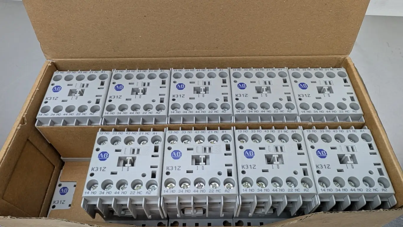 19 Pack Allen-Bradley 700-K31Z-DJM Control Relay Ser B 3NO 1NC 600VAC 10A - Image 2