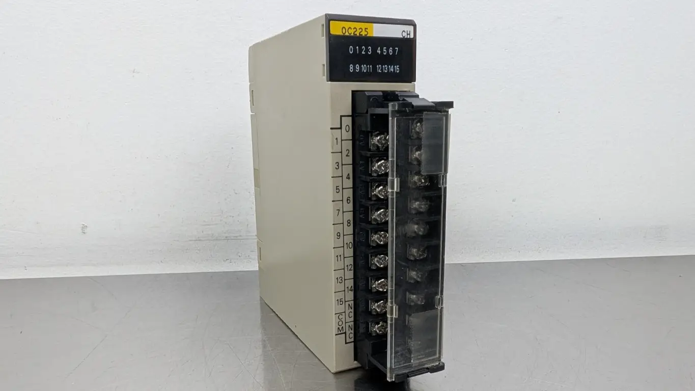 Omron C200H-0C225 Output Unit 250VAC/24VDC 8A 2A/Point