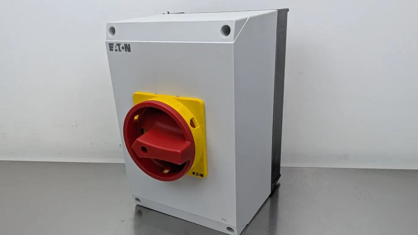 Eaton T5B-4-15682/I4/SVB Rotary Main Switch Disconnect 207246 63A Red - Image 2