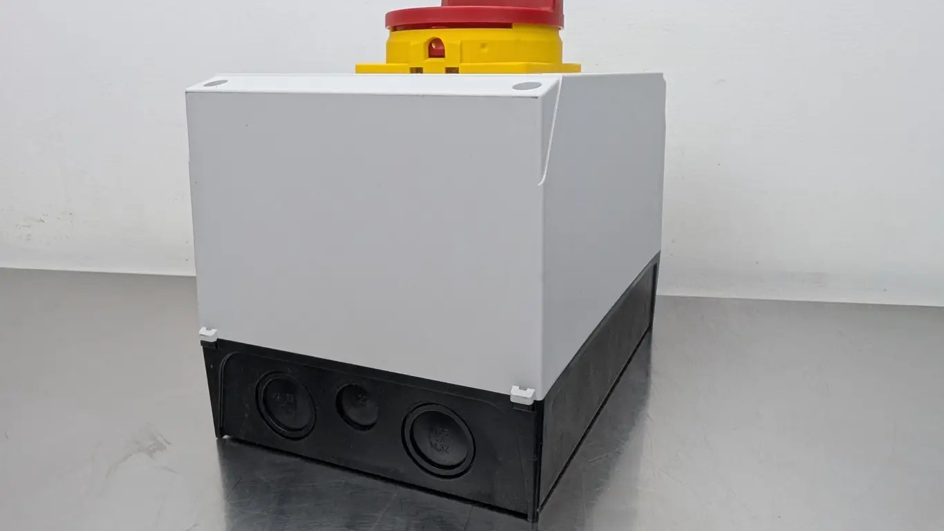 Eaton T5B-4-15682/I4/SVB Rotary Main Switch Disconnect 207246 63A Red - Image 4